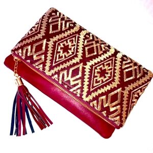 🔥HP🔥 AMETHYST CLUTCH BAG/  EMBROIDERED GEOMETRIC DETAIL & GOLD CHAIN STRAP
